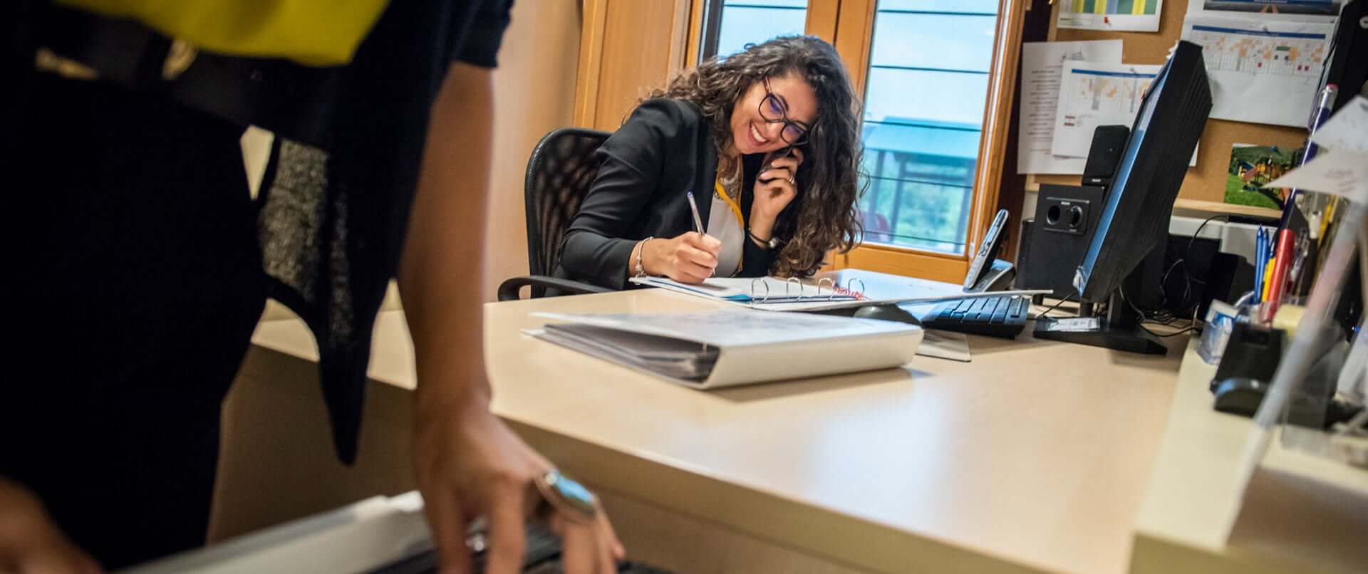 Ragazza al telefono