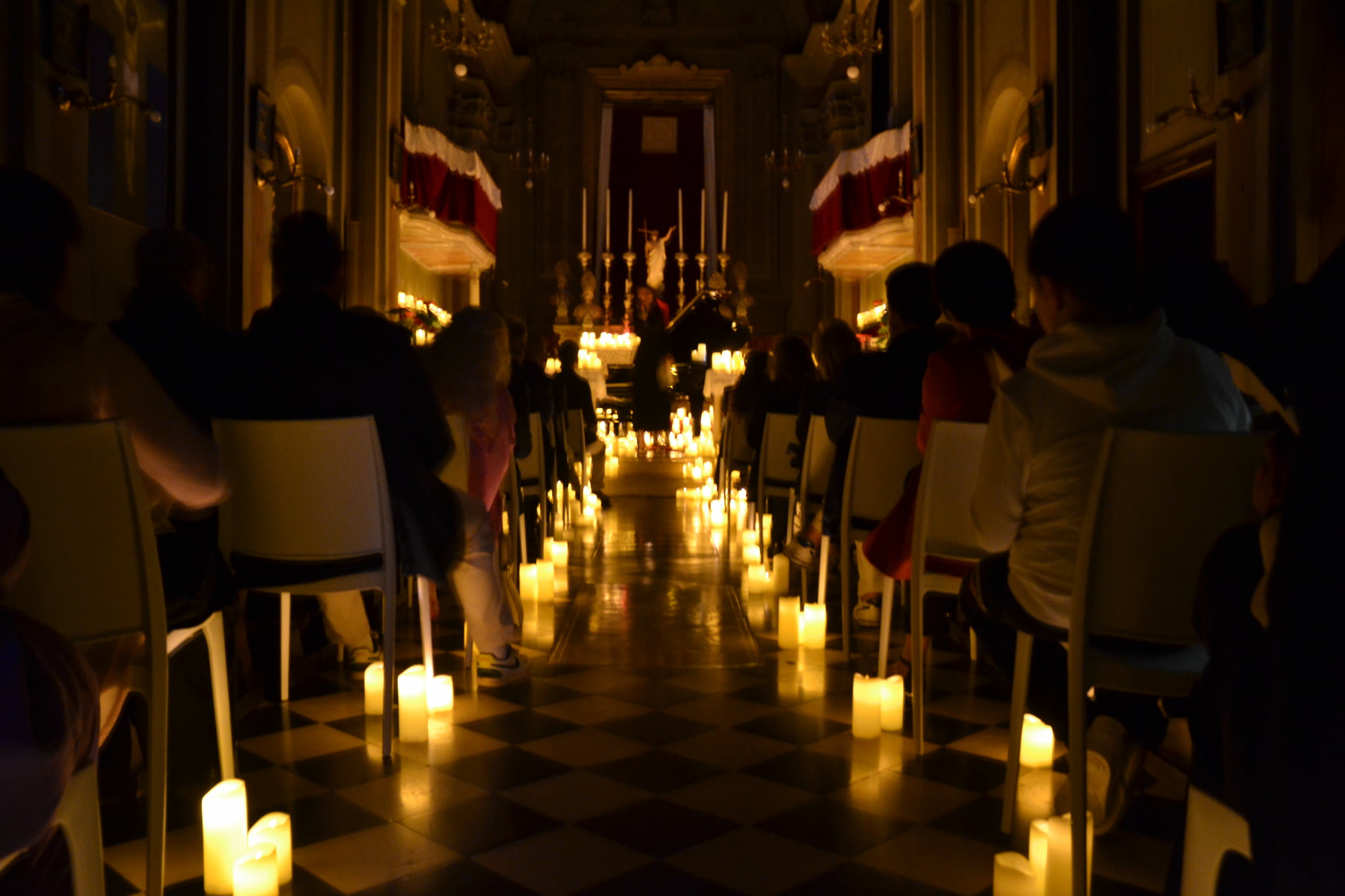 /assets/img/news/news-dsk-candlelight-2024-4.jpg